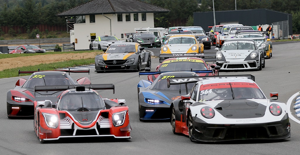 Det er en bred vifte af racerbiler der kan opleves i Danish Endurance Championship og der bliver kørt godt ræs ned gennem hele feltet.
(Foto: Motorsporten.dk)